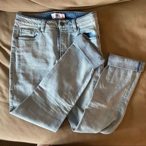 NEVER BEEN WORN - Cabi Skinny Jeans SIZE 4
